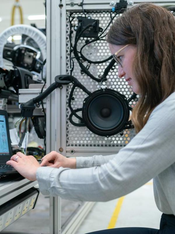 Woman Engineer - Pexels Photo